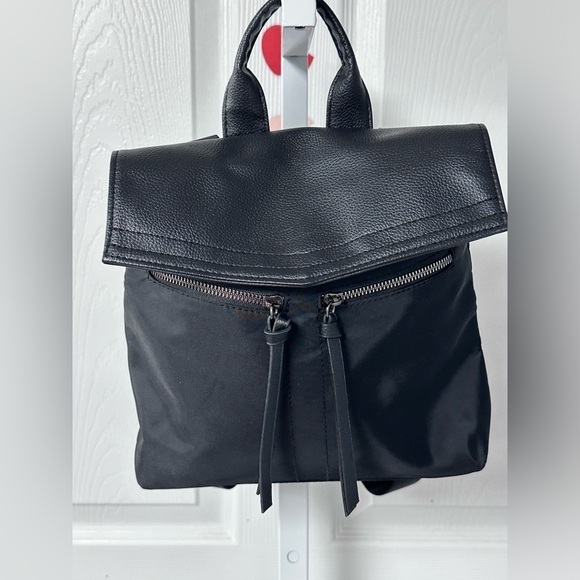 BOTKIER NEW YORK BACKPACK NWOT - Picture 1 of 5
